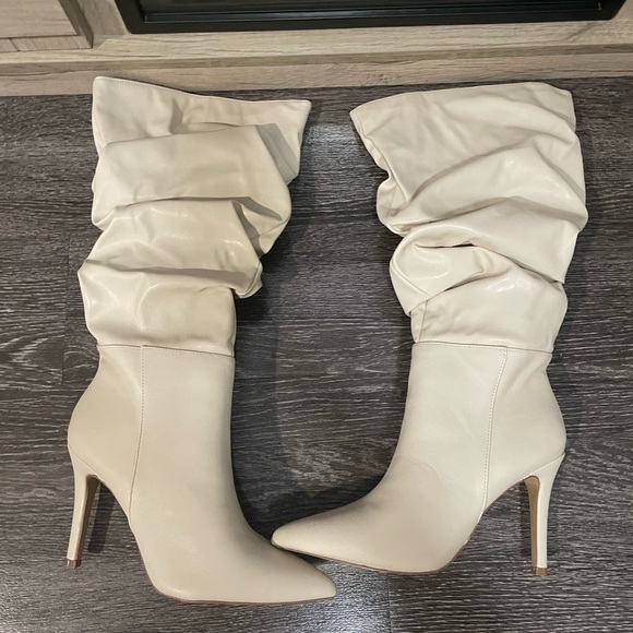 BRAND NEW EXTRA WIDE CALF BOOT. OFF WHITE/CREAM COLOR. SIZE 8.5 - Picture 1 of 4